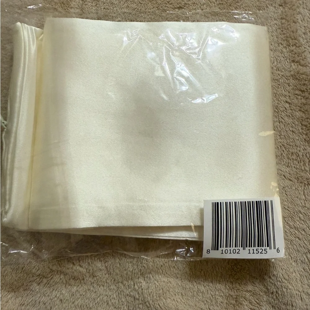 Nutrafol Silk Pillowcase NEW